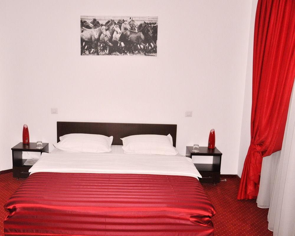 Hotel Pascu บูคาเรสต์ ภายนอก รูปภาพ