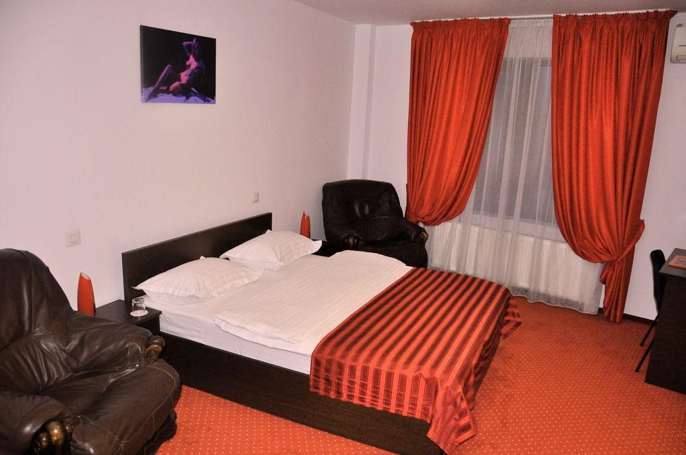 Hotel Pascu บูคาเรสต์ ภายนอก รูปภาพ
